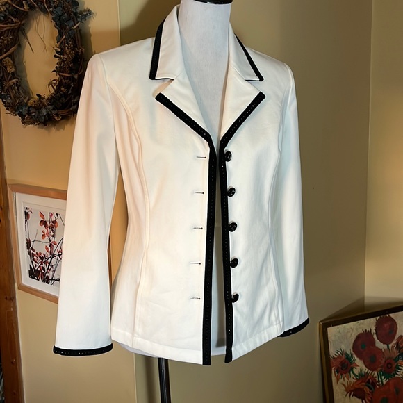 ST JOHN SPORT sz  12P Elegant Ecru Winter White Stretch Trim Gem Button NEW - Picture 3 of 16